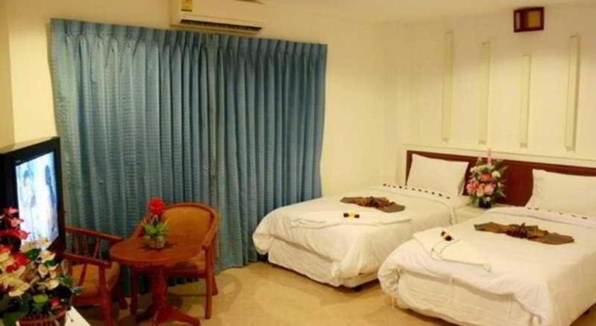 Triple Rund Place Hotel Patong Exterior photo