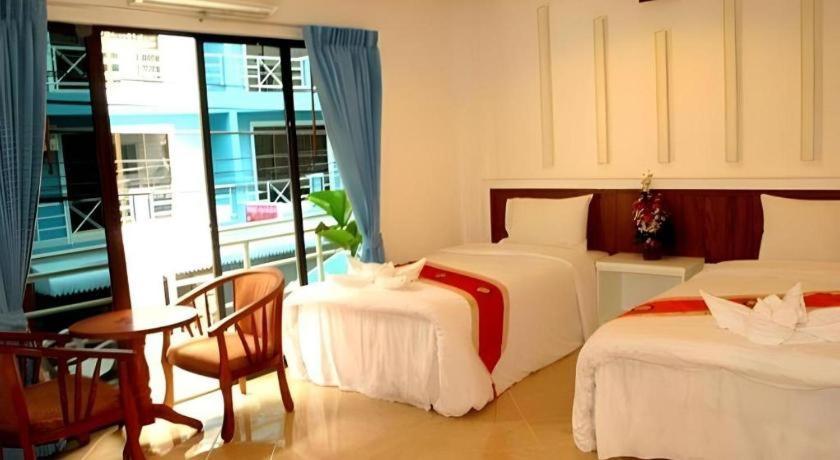 Triple Rund Place Hotel Patong Exterior photo