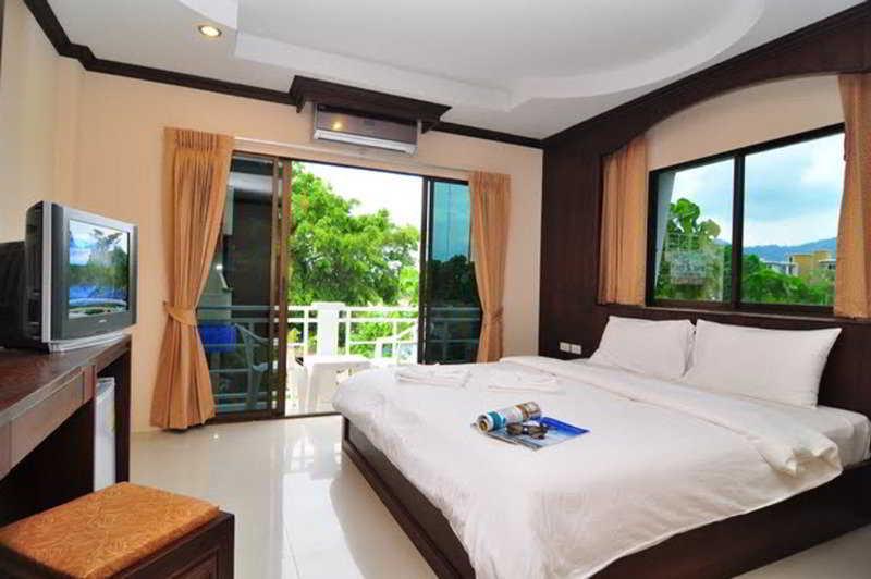 Triple Rund Place Hotel Patong Exterior photo
